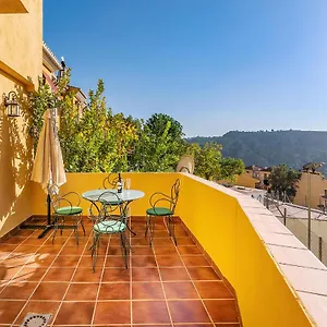 3 Bedroom Stunning In Cenes De La Vega